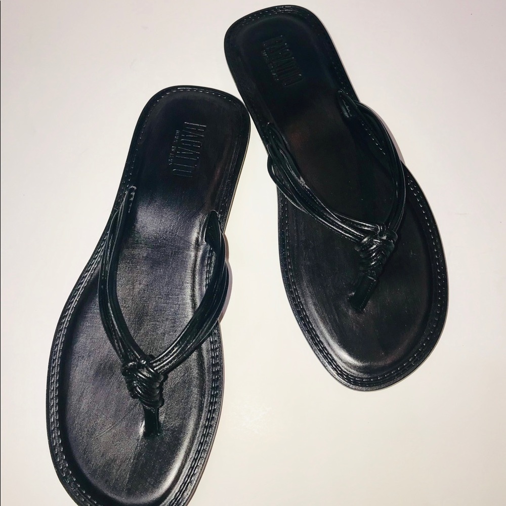 BAGATTO ITALY BLACK LEATHER THONG STRAP SANDAL - Picture 4 of 5